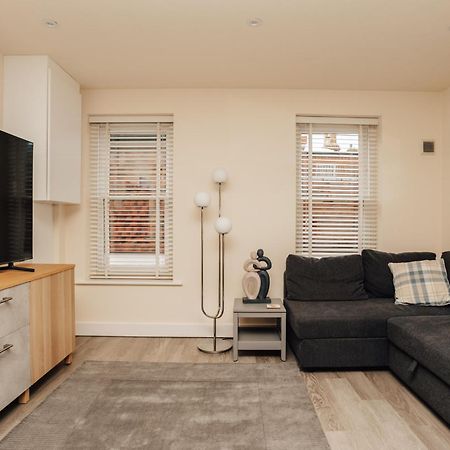 Henley Town Centre With Parking Apartment Ngoại thất bức ảnh