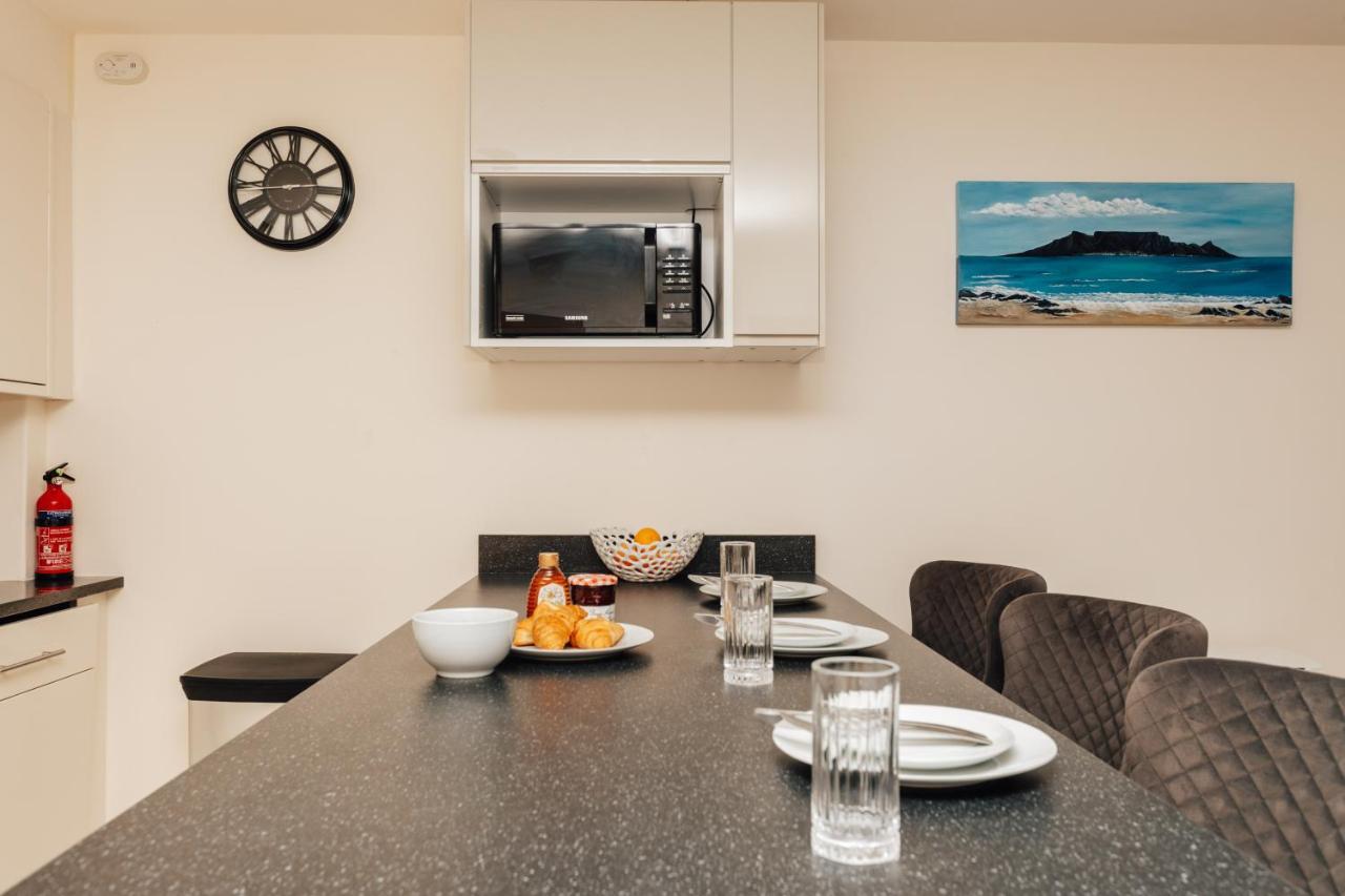 Henley Town Centre With Parking Apartment Ngoại thất bức ảnh
