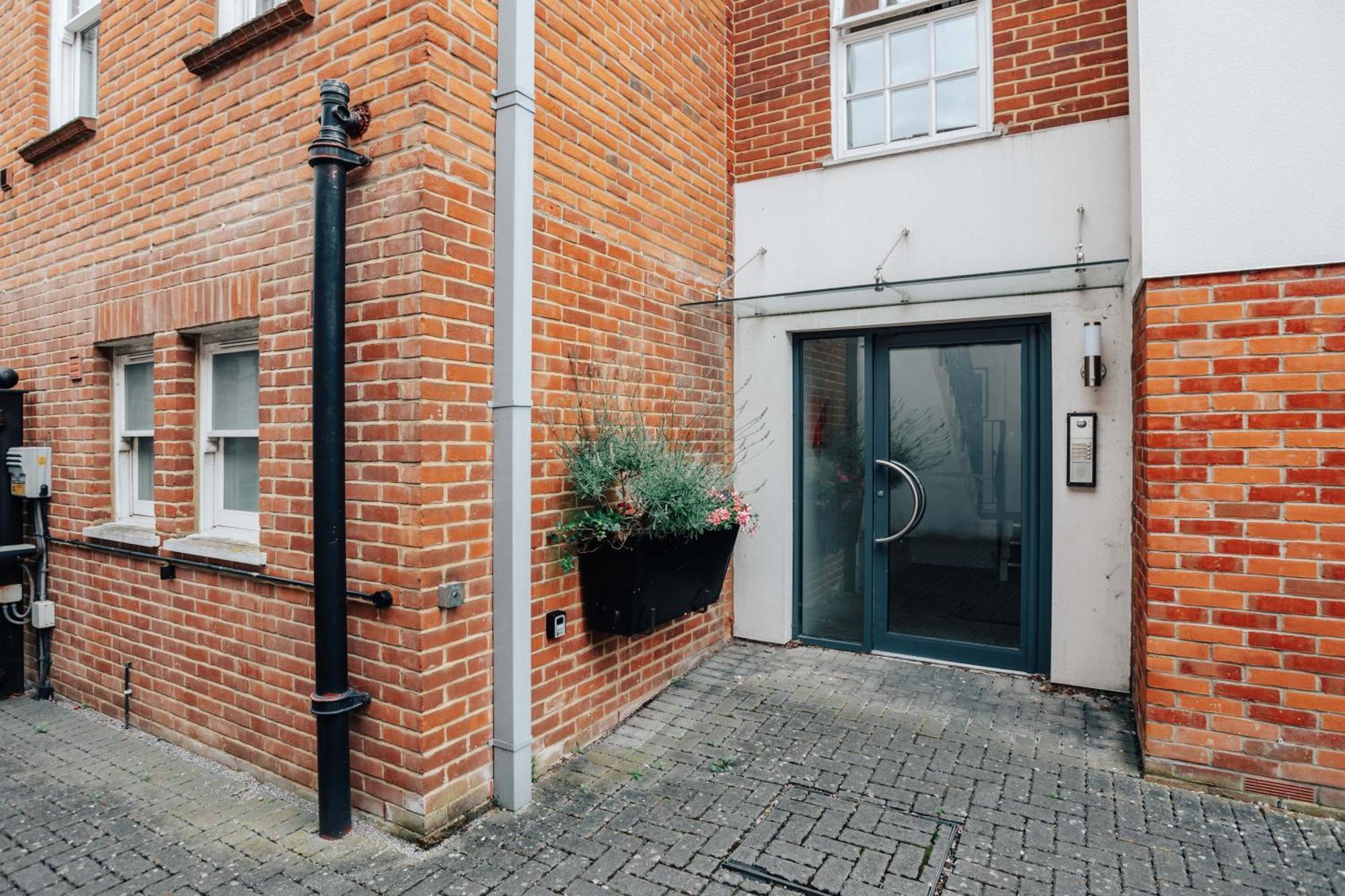 Henley Town Centre With Parking Apartment Ngoại thất bức ảnh